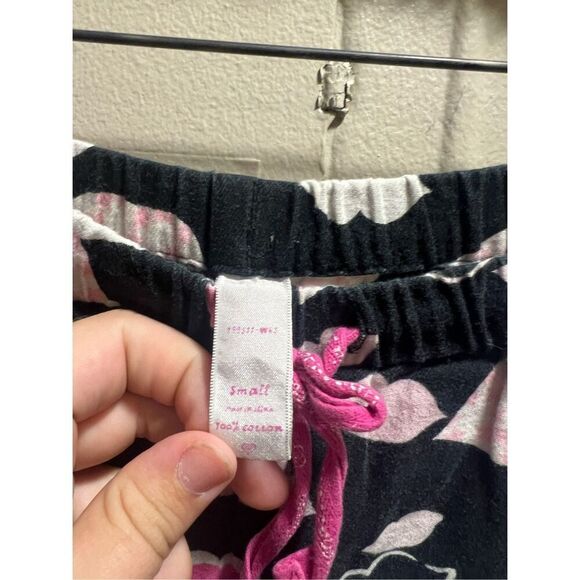 Victoria’s Secret Black With Pink Lips Pajama Set Woman’s Size Small - Picture 10 of 14